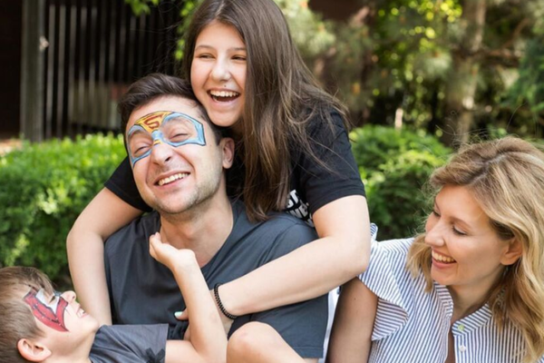 Володимир Зеленський з дочкою в навчальному закладі