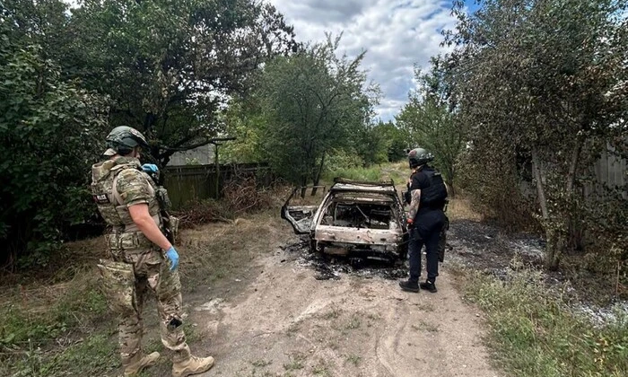 Авто полицейских под обстрелом РФ