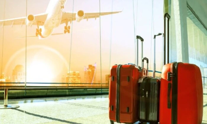 Люди літають голі щоб заощадити