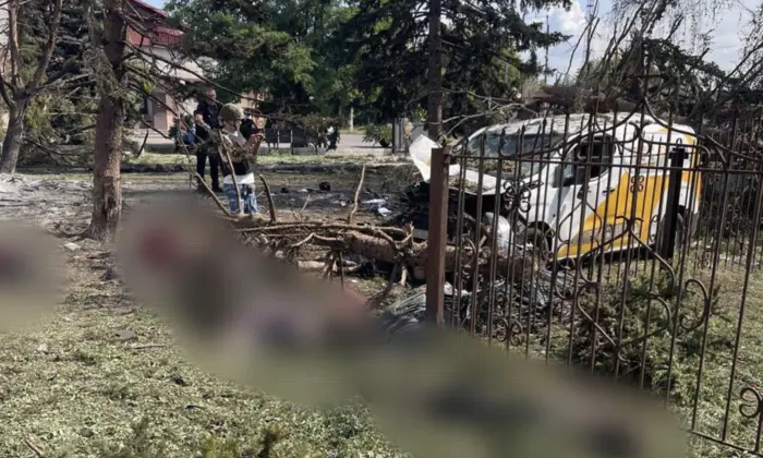 Оккупанты ударили авиабомбой во время выдачи пенсий