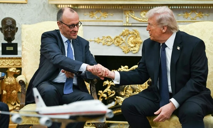 Группа G7 на встрече