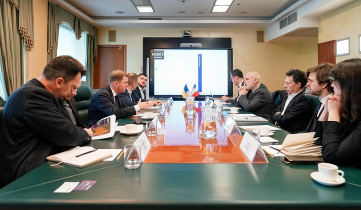 Супутниковий зв'язок для відновлення доріг