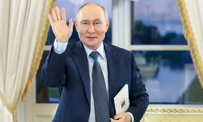 Путин ничего не делает на фоне падения популярности