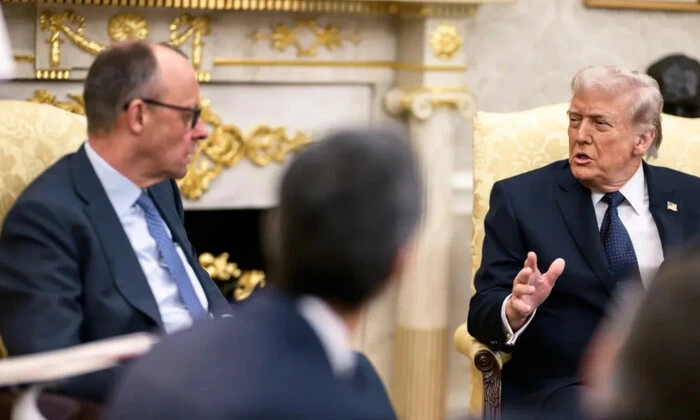 Меркель созванивает лидеров Европы перед саммитом НАТО из-за Трампа