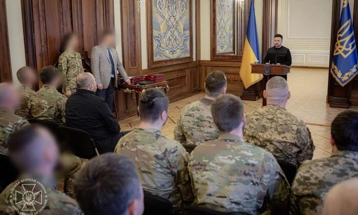 Зеленського нагороджено за диверсії в РФ
