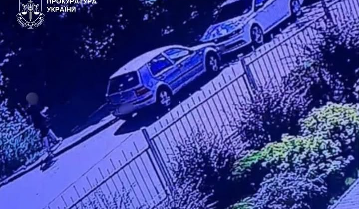 Суд над двома чоловіками за шахрайство