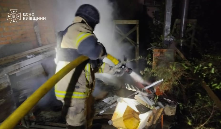 Ворожі атаки на Київщині, постраждали люди