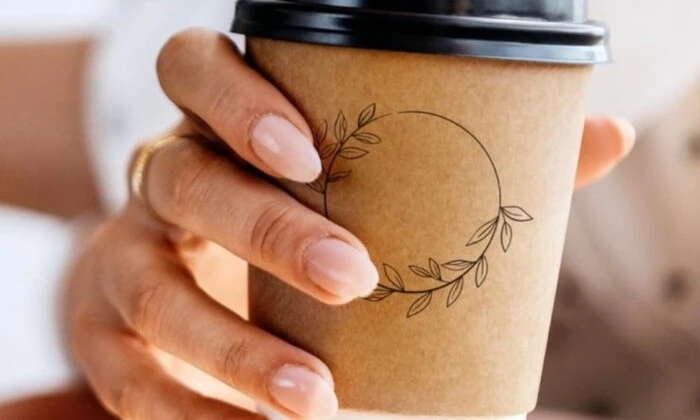 Одноразовые стаканчики для кофе с платой