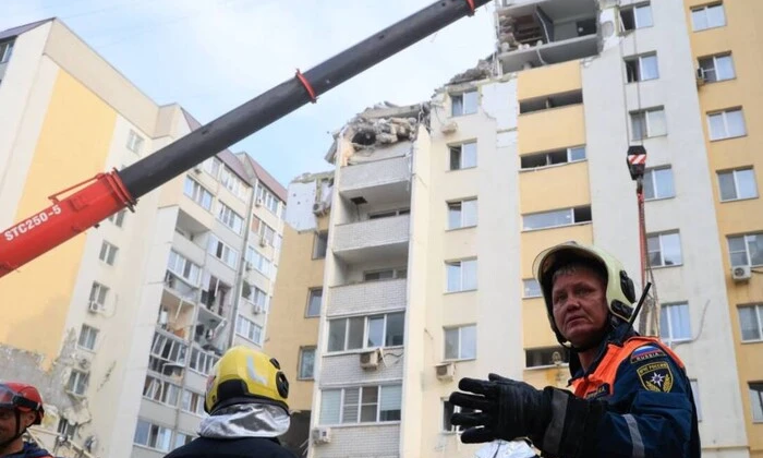 Обвалилася частина багатоповерхівки в Саратові