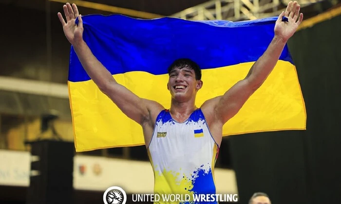 Украинские борцы на podium чемпионата мира