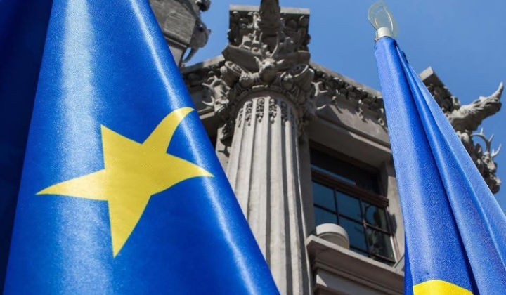 Продвижение реформ в Украине: Недоверие полиции, радио для военных и запрет на ругань госслужащих