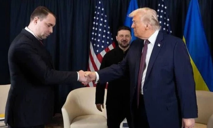 Зеленський та Трамп обговорюють війну