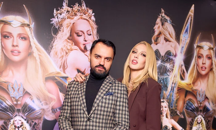 Полякова з продюсером пишуть письмо