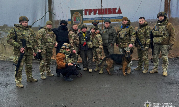 Меценат Баффет відвідав прифронтові громади біля Куп’янська (відео)