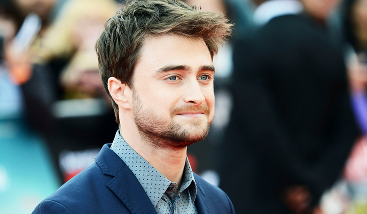 Денієл Редкліфф продає мантії для допомоги українцям