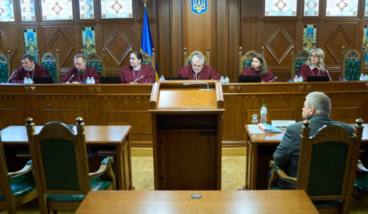 Supreme Court examines judge's complaint: were pension cuts legal?