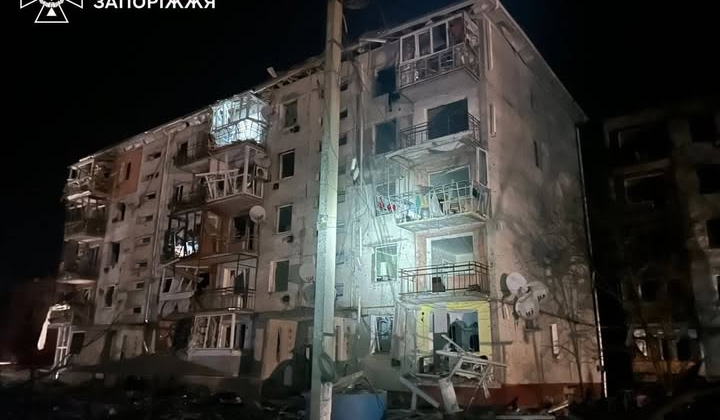 Наслідки російського обстрілу в Запоріжжі
