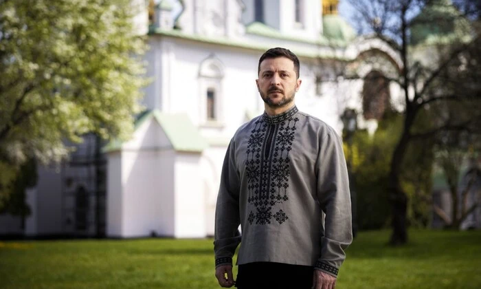 Президент з Великоднем в Україні