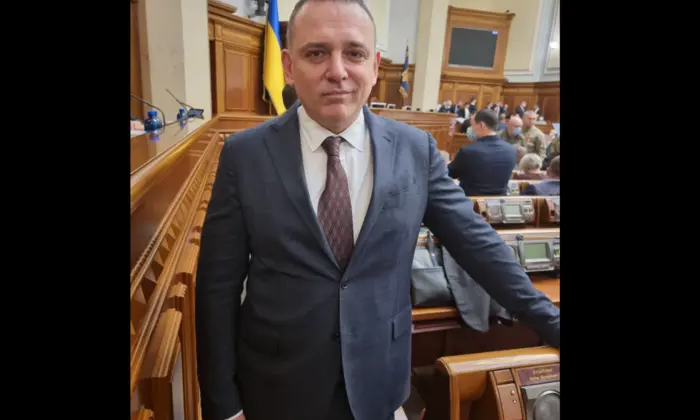 Депутат от «Слуги народа» поздравляет украинцев
