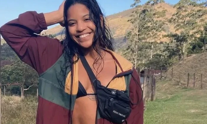 Туристка вижила після падіння у кратер активного вулкана