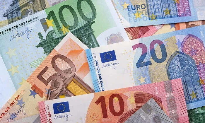 Продовження воєнного стану, урізаний транш від ЄС