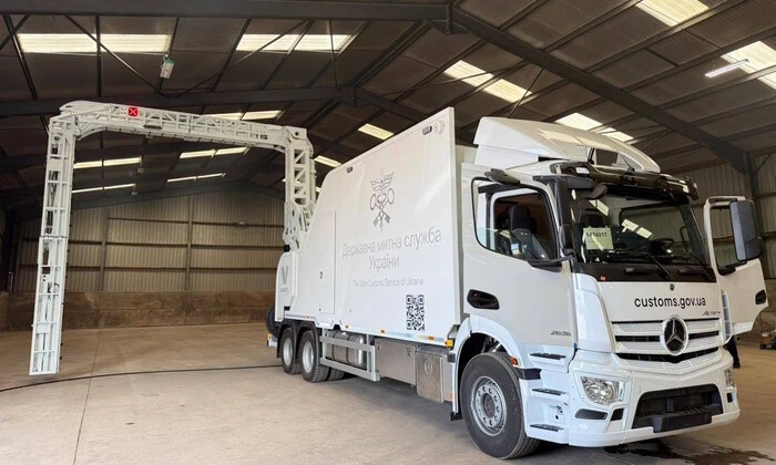 Mobile scanners at border crossing points