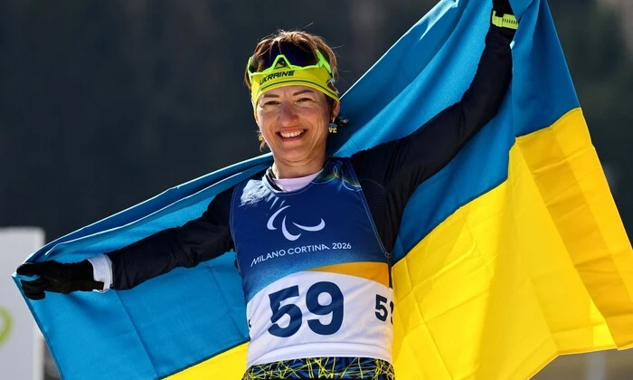 Українська паралімпійська спортсменка сережки Stop War