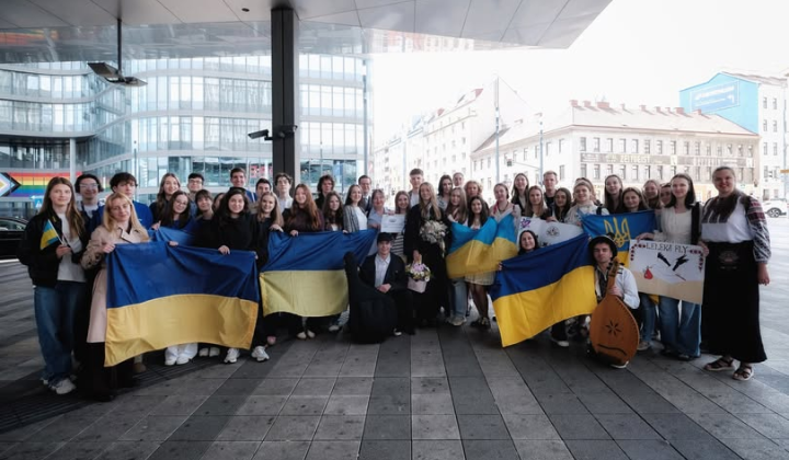 Українська делегація вітається у Відні