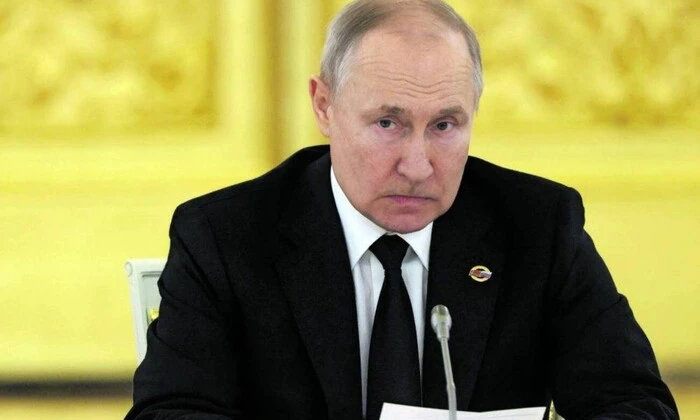 Мінфін та ЦБ РФ попередили Путіна про ризики