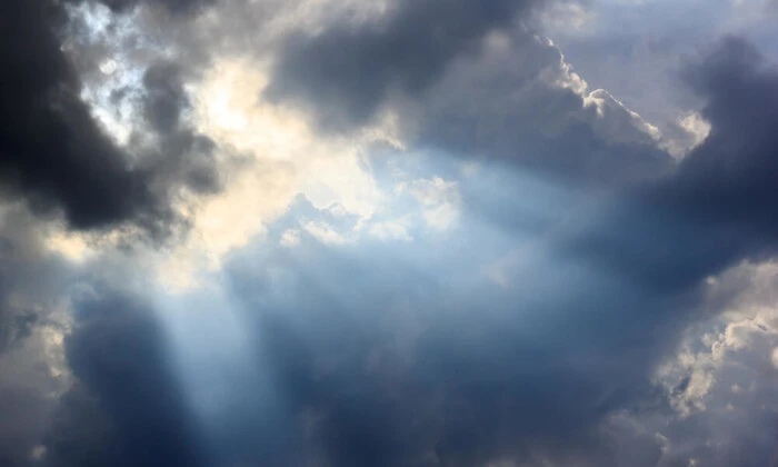 Облака на синем небе, погода