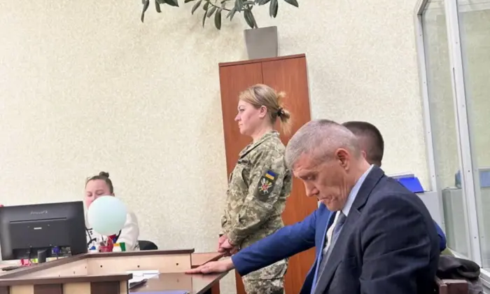 Готівка та кранці замкові відкриваються