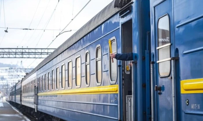 Потяг до Великодніх свят