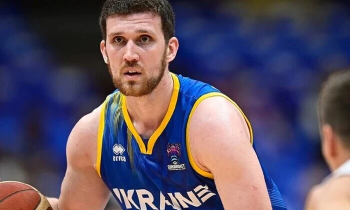 Михайлюк підписав новий контракт з командою