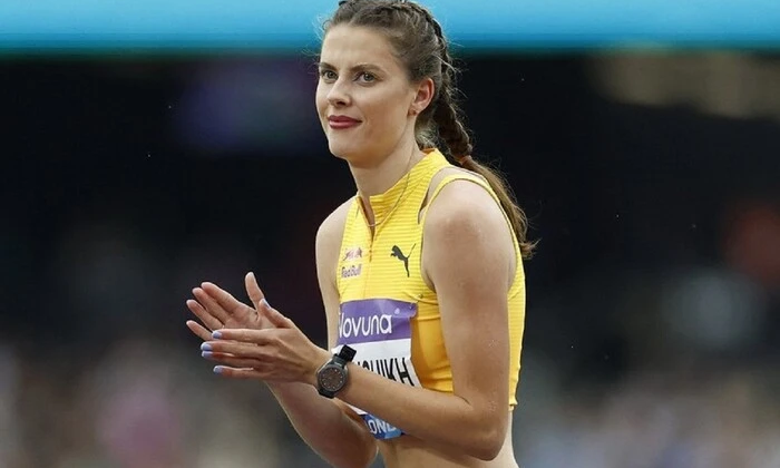 Mahuchikh with a record at the stage