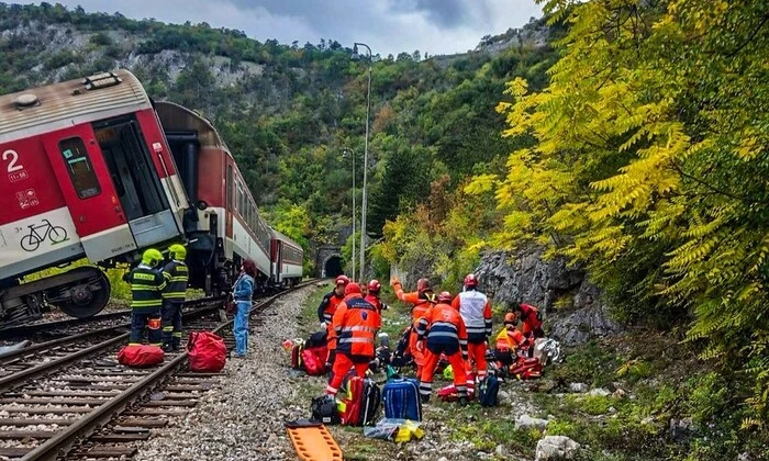 Потяги зіткнулись в Словаччині, постраждав українець