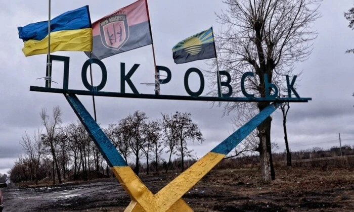 Накопичення сотень військових у Покровську