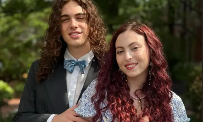 20-річна донька в білому весільному сукні