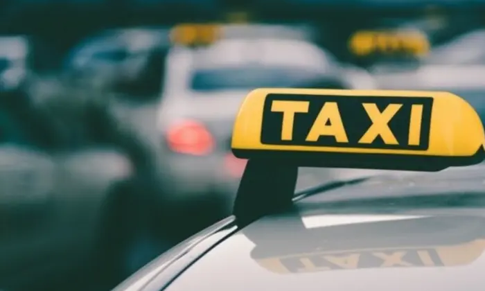 таксі, штраф, російська мова, мовна омбудсменка