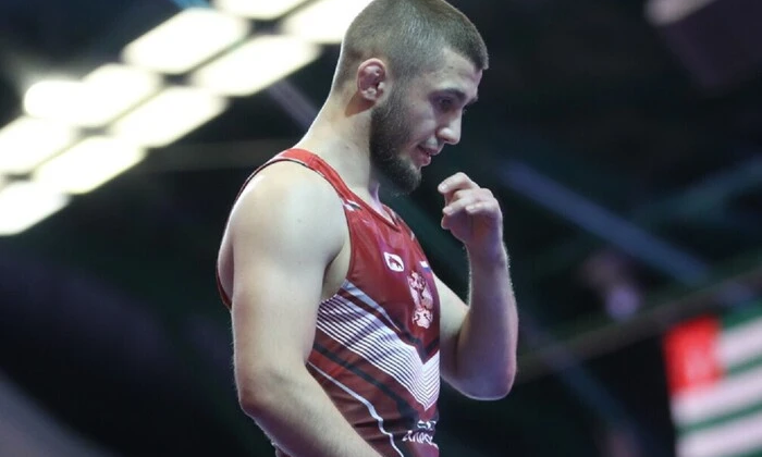 Кримський борець на тлі війни