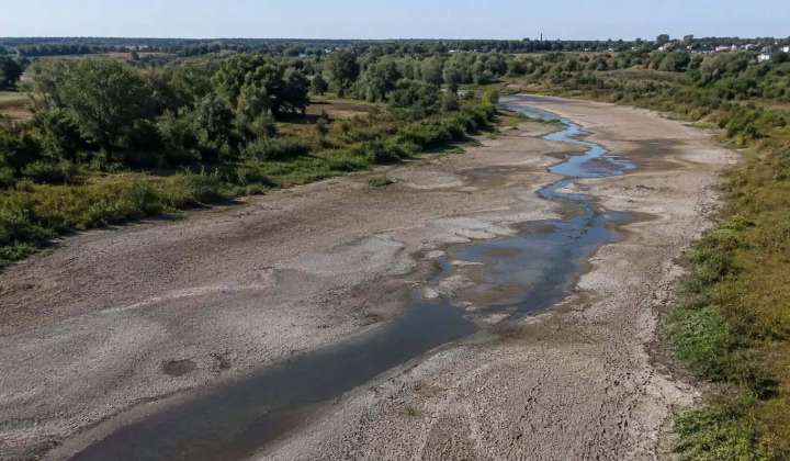 Consequences of economic activities on rivers