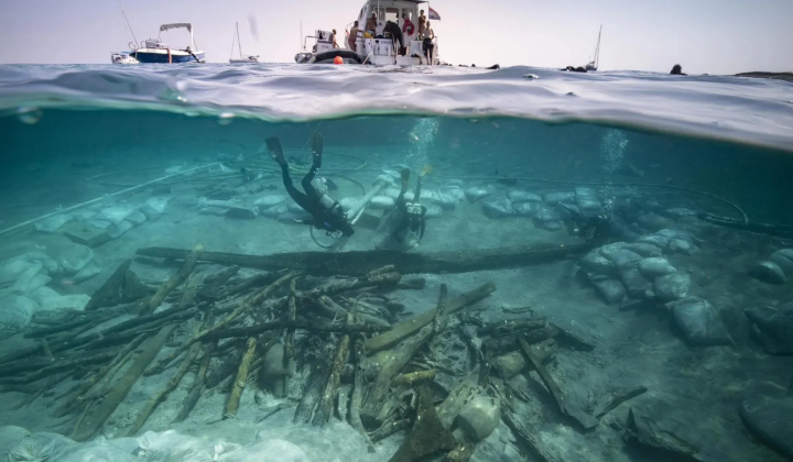 Waterproofing of Roman ship using sawdust in resin