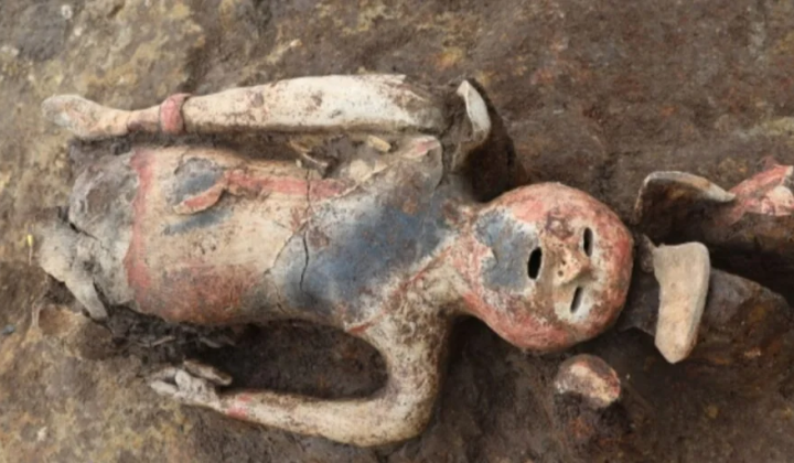 Japanese Archaeologists Unearth 1,500-Year-Old Clay Figurine of Female Shaman in 5th-Century Burial Mound