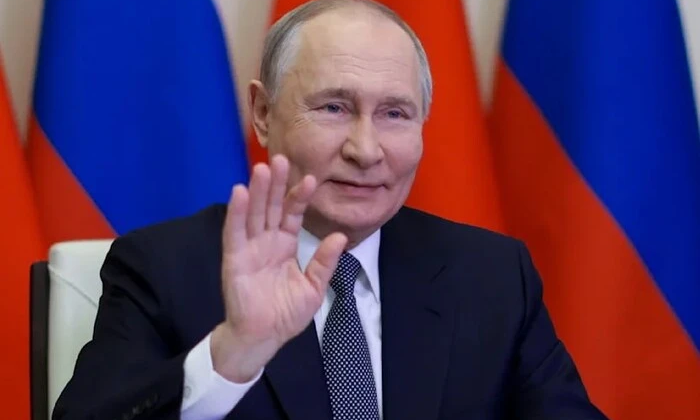 Путин с внучкой в Крыму