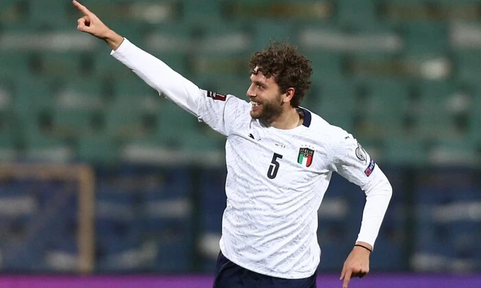 Locatelli in Juventus uniform