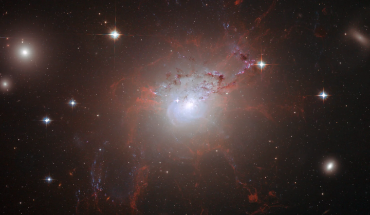 Спалах чорної діри NGC 1275
