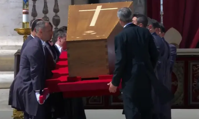 Прощання з Папою Франциском закінчилося