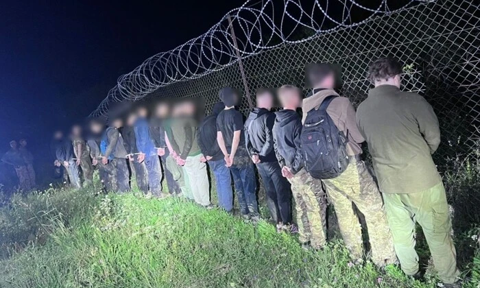 Пограничники задержали группу уклонистов