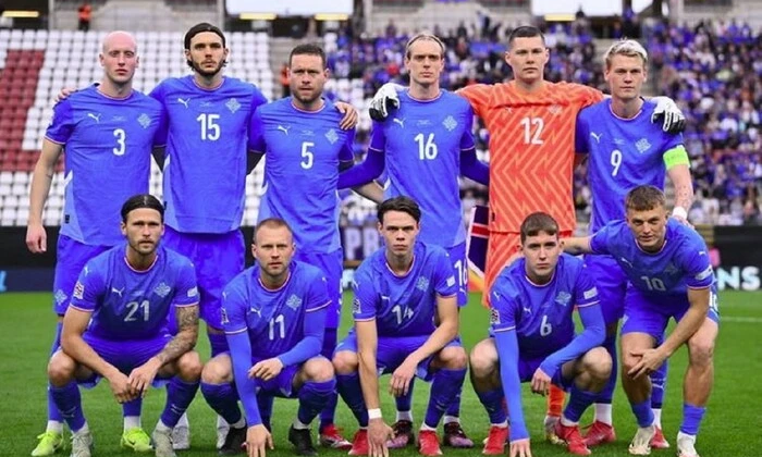 Ісландія грає в футбол проти України