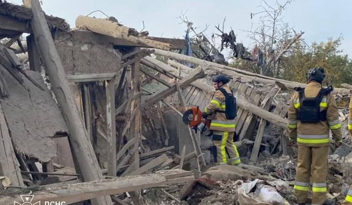 Debris clearance in Yasnohirka after air strike