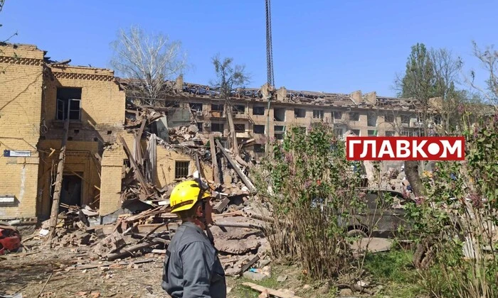 Військові літаки над Києвом